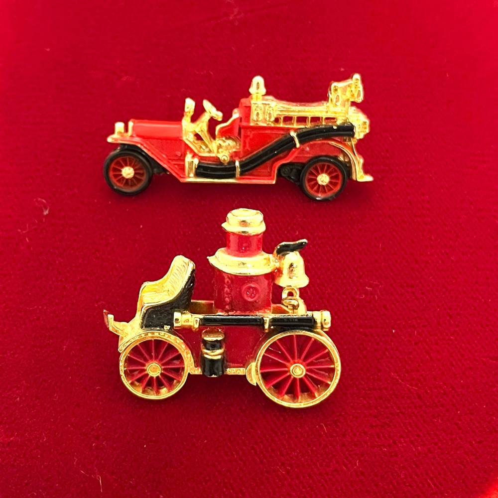 Vintage Fire Truck Brooches - Picture 3 of 12